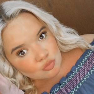 Meet your Posher, Michaela